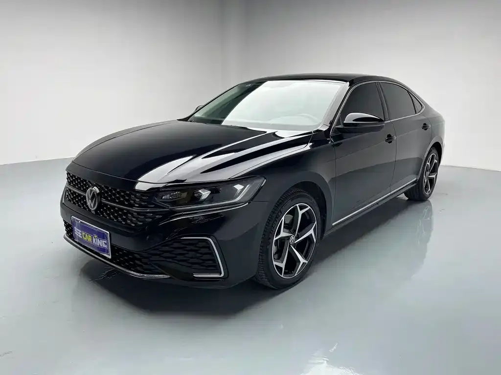 Volkswagen Passat — фото 1