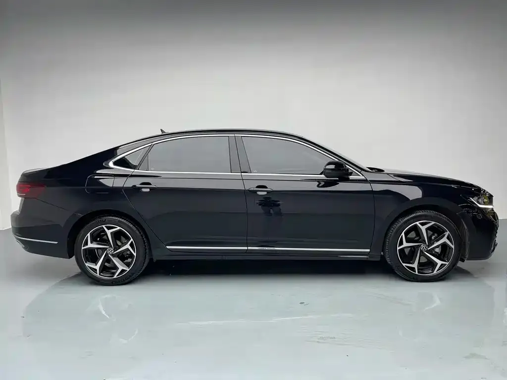 Volkswagen Passat — фото 8