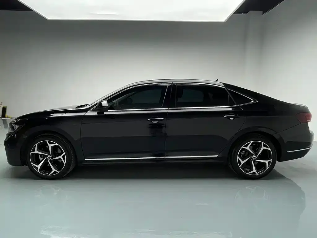Volkswagen Passat — фото 6