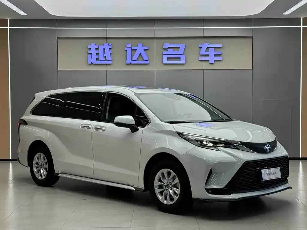 Toyota Granvia 2023 из CN, фото 4