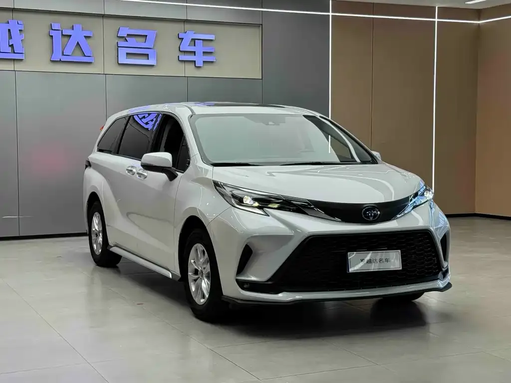 Toyota Granvia 2023 из CN, фото 2