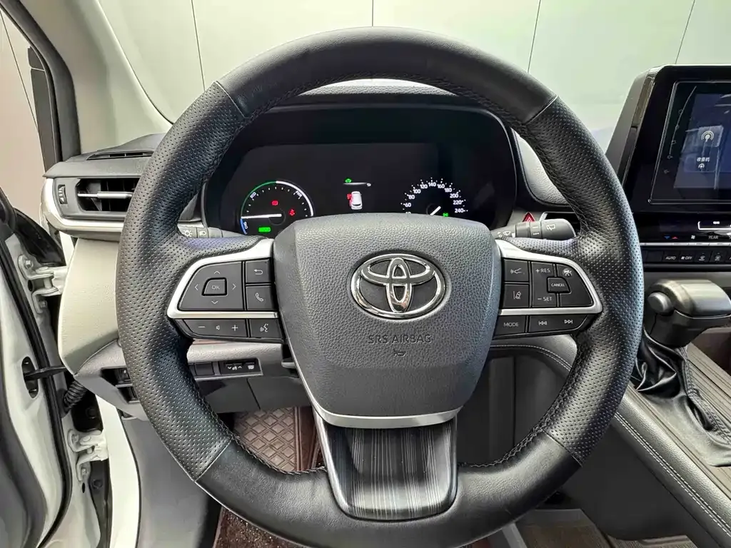 Toyota Granvia 2023 из CN, фото 10
