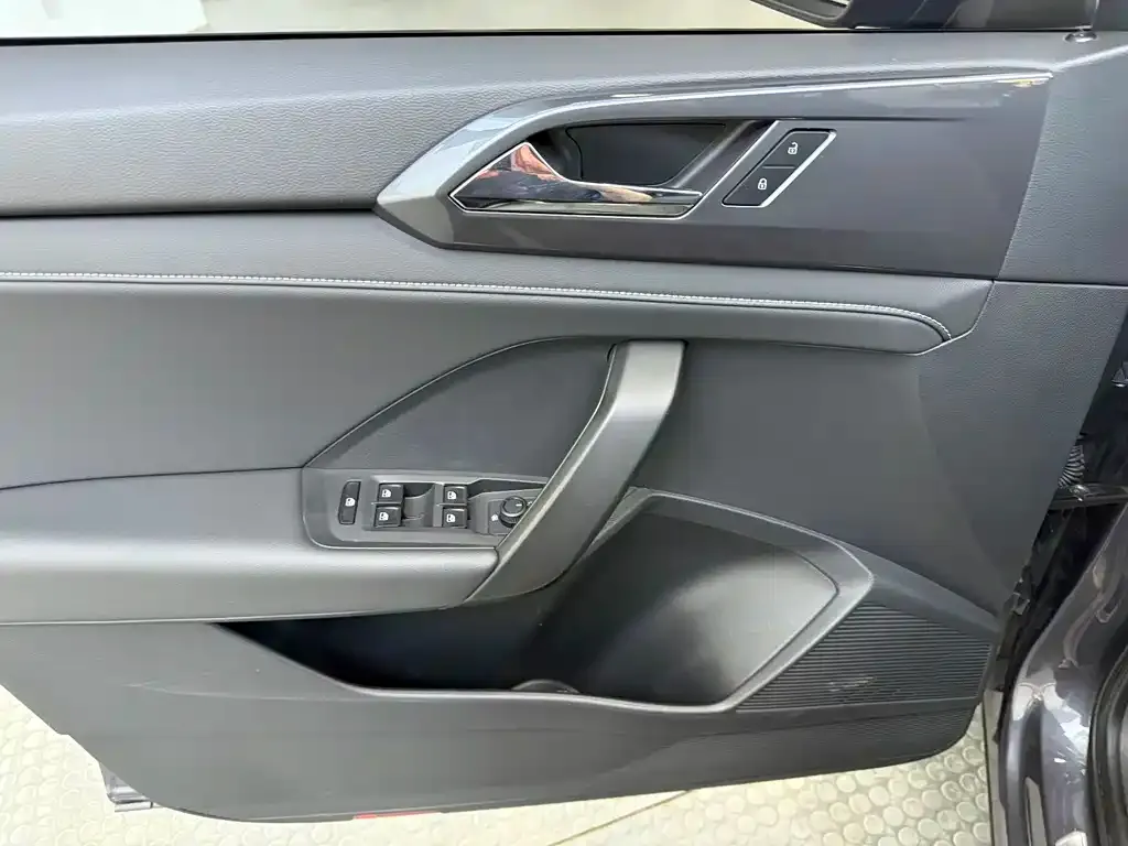 Volkswagen Tharu 2022 из CN, фото 2