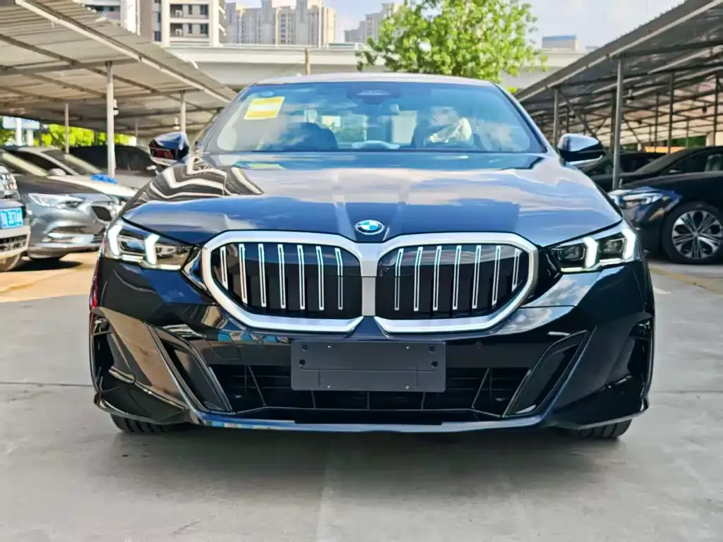 BMW 5 Series — фото 2