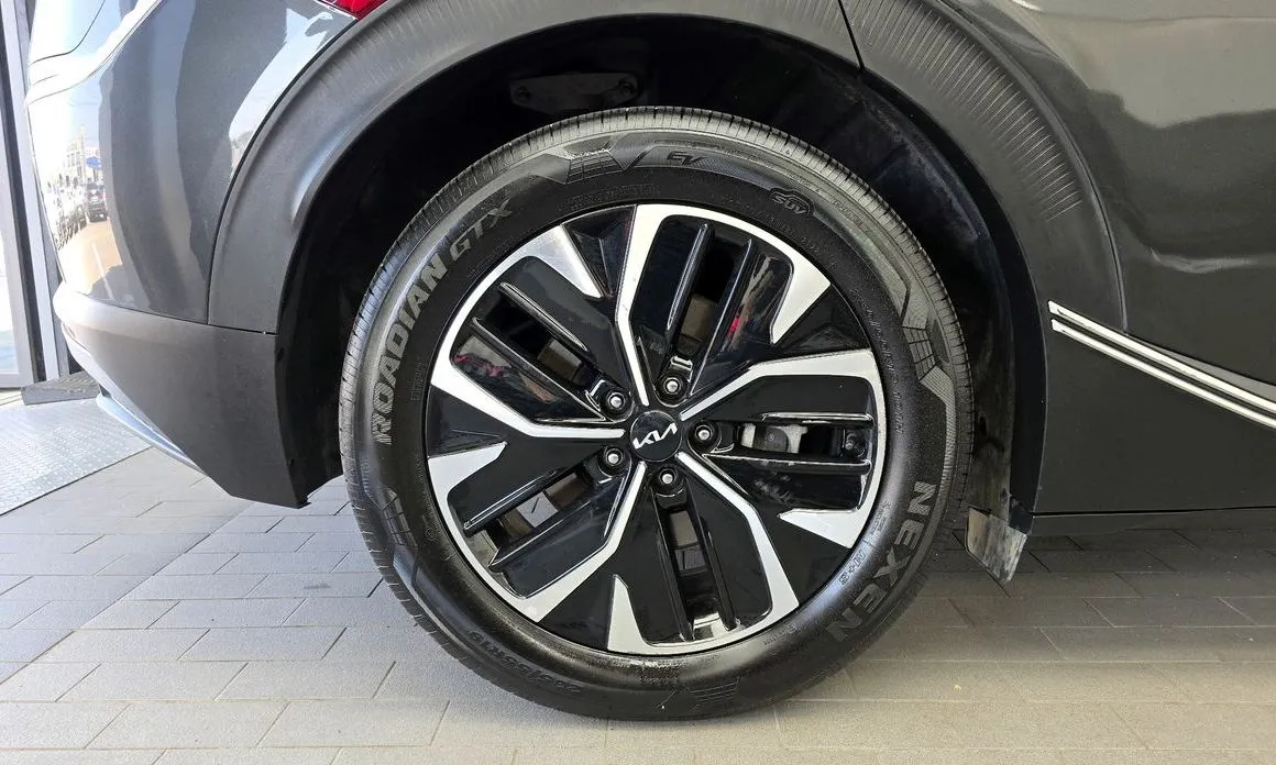 Kia EV6 — фото 8