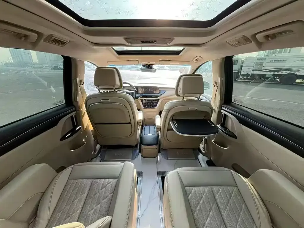 Buick GL8 2023 из CN, фото 5