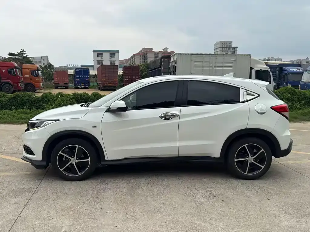 Honda Vezel 2021 из CN, фото 10