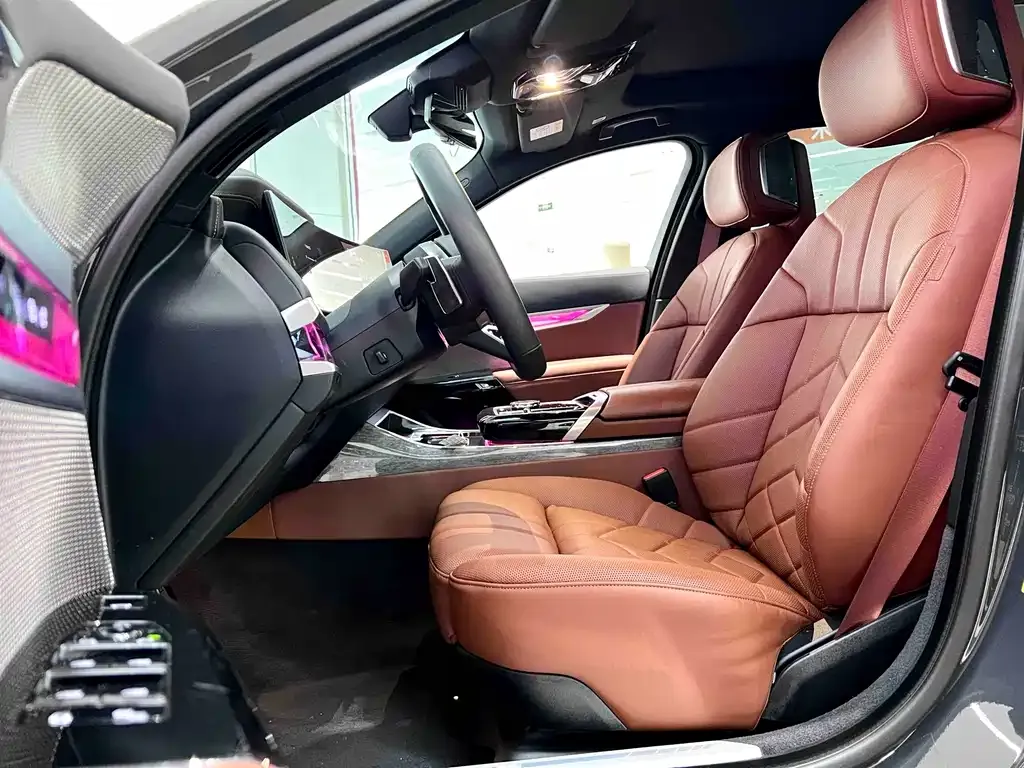 BMW i7 2026 из CN, фото 3