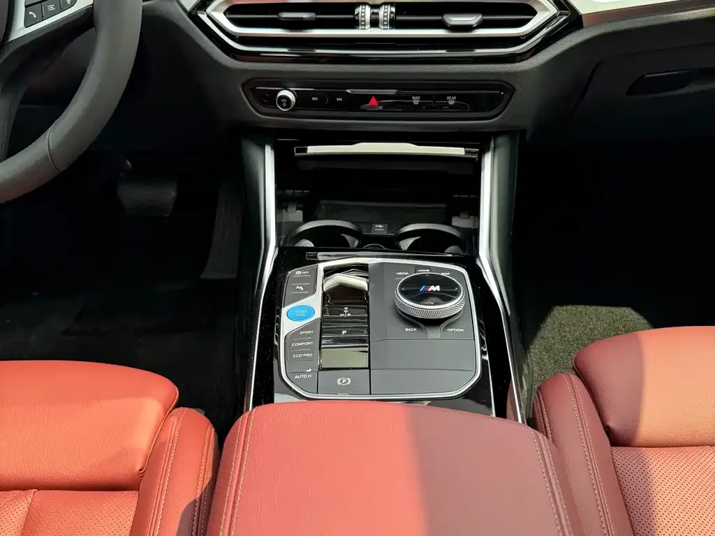 BMW i3 2024 из CN, фото 2
