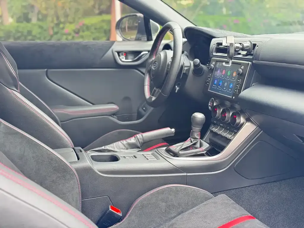 Subaru BRZ 2023 из CN, фото 2