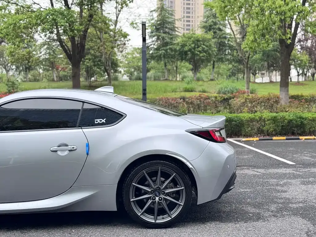 Subaru BRZ 2023 из CN, фото 5