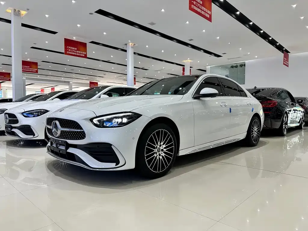 Mercedes-Benz C-Class — фото 1