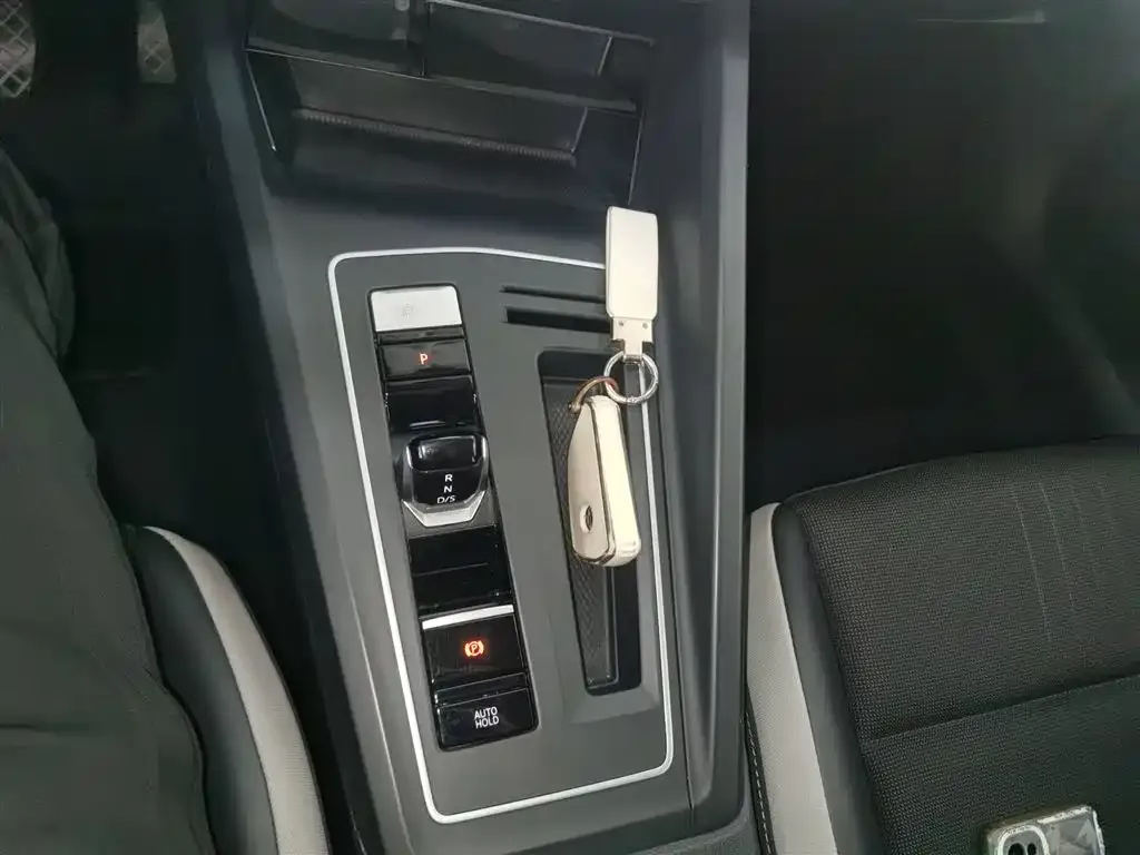 Volkswagen Golf 2021 из CN, фото 3