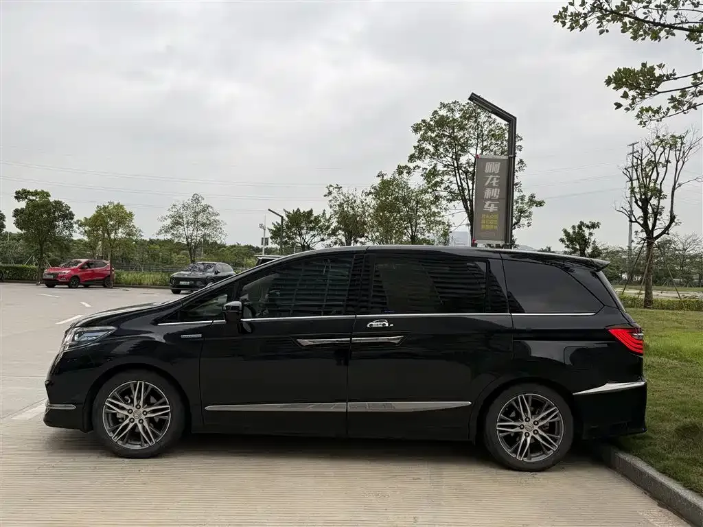 Honda Elysion 2021 из CN, фото 5