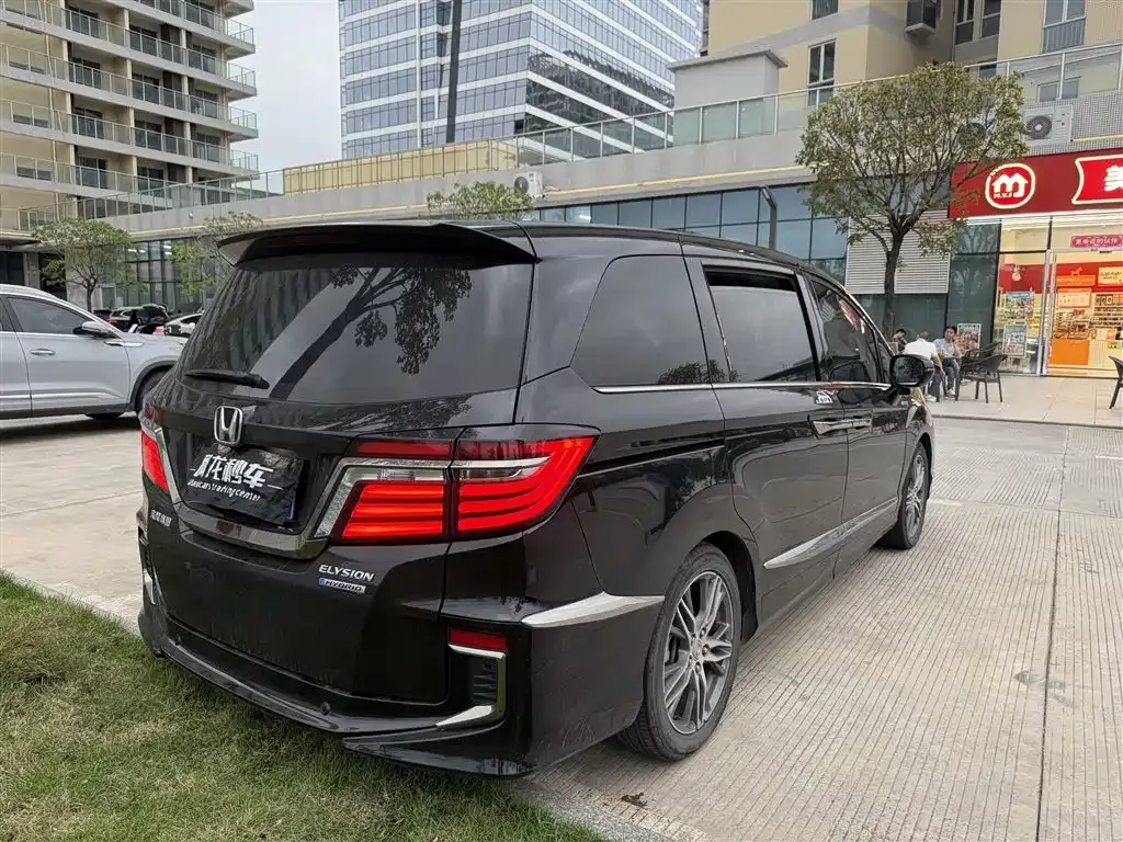 Honda Elysion 2021 из CN, фото 7