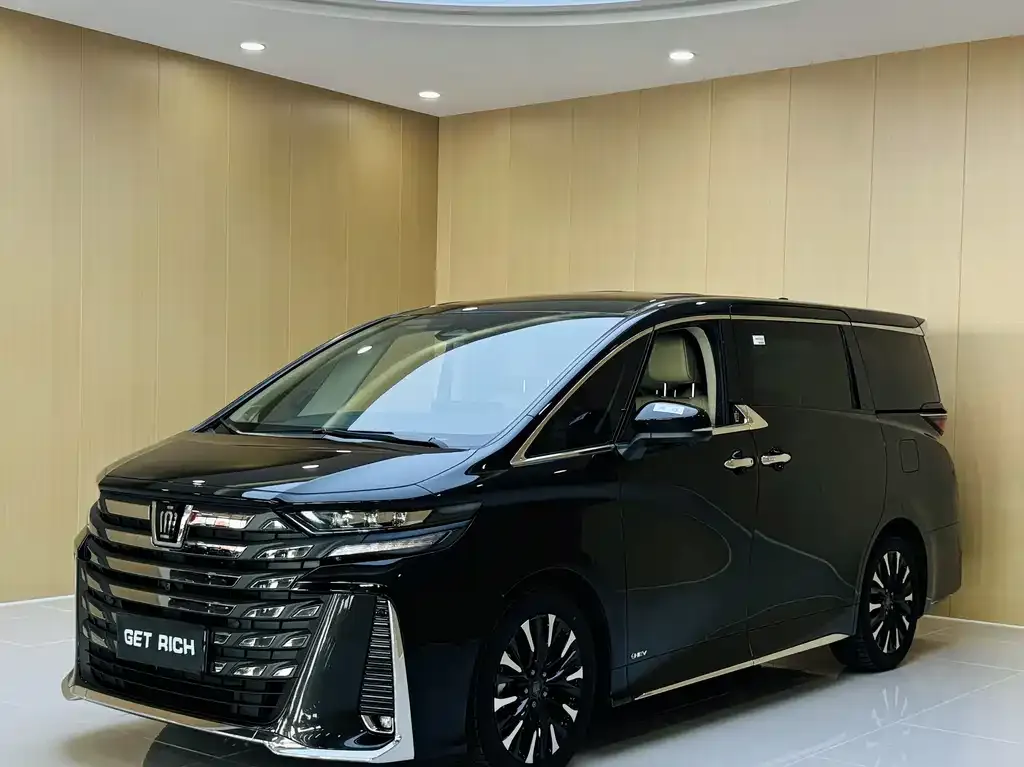 Toyota Vellfire — фото 1