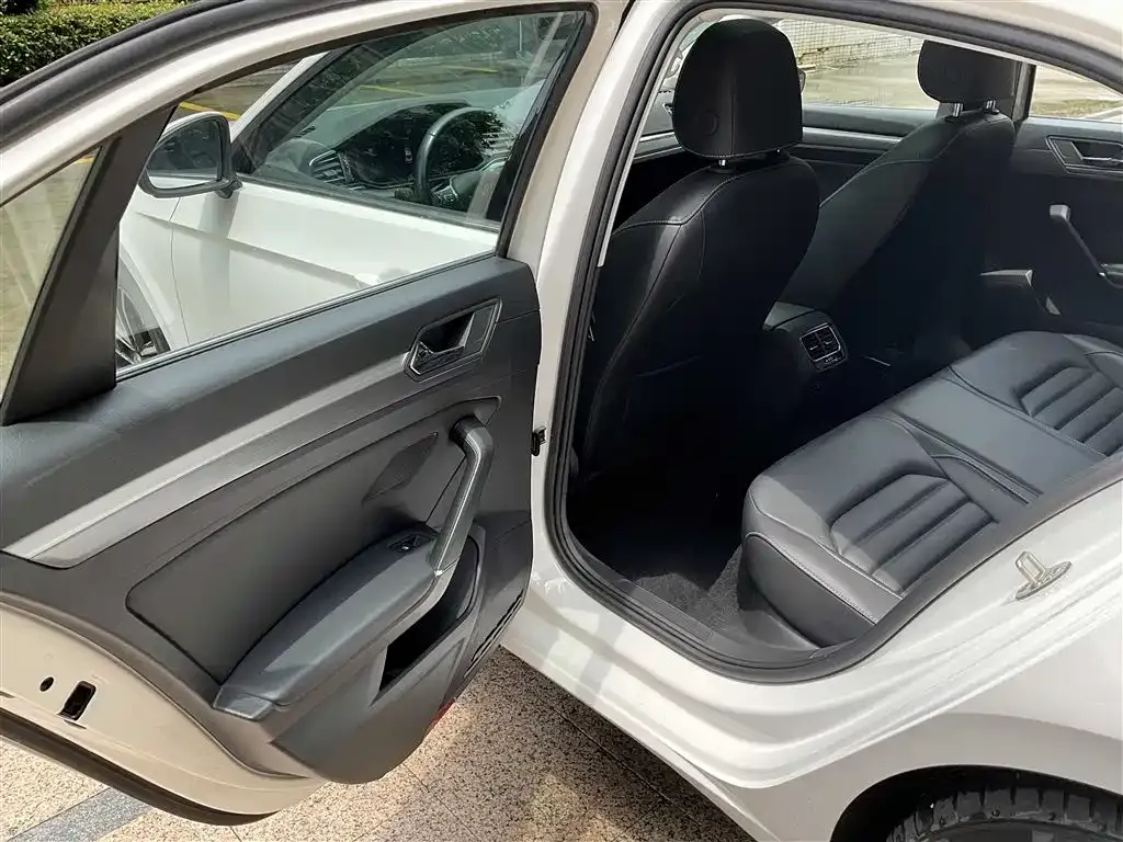 Volkswagen Lamando 2021 из CN, фото 2