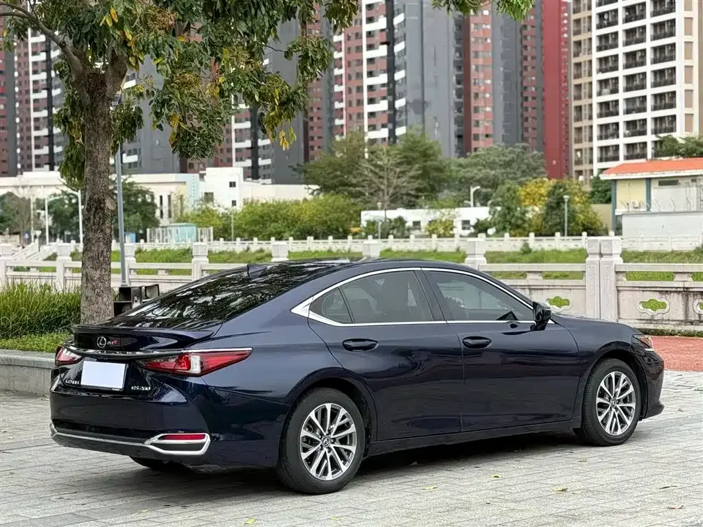 Lexus ES — фото 7