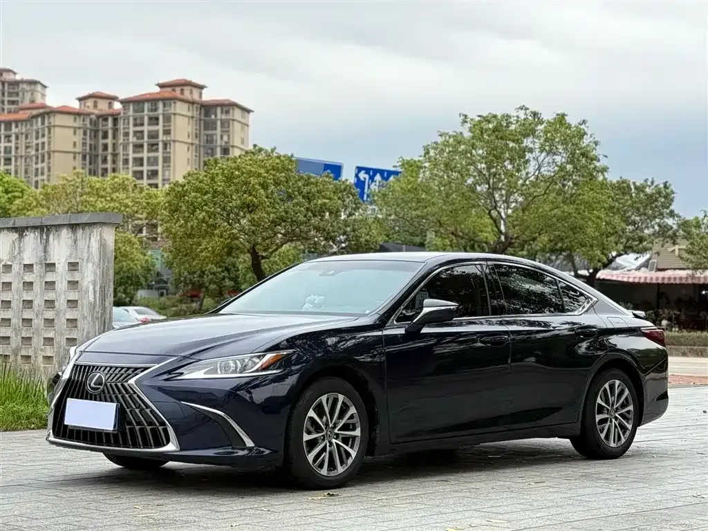 Lexus ES — фото 9