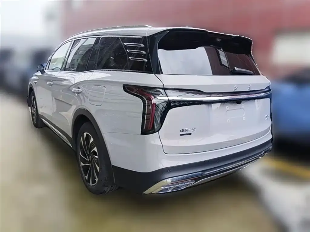 Hongqi HS7 PHEV — фото 4