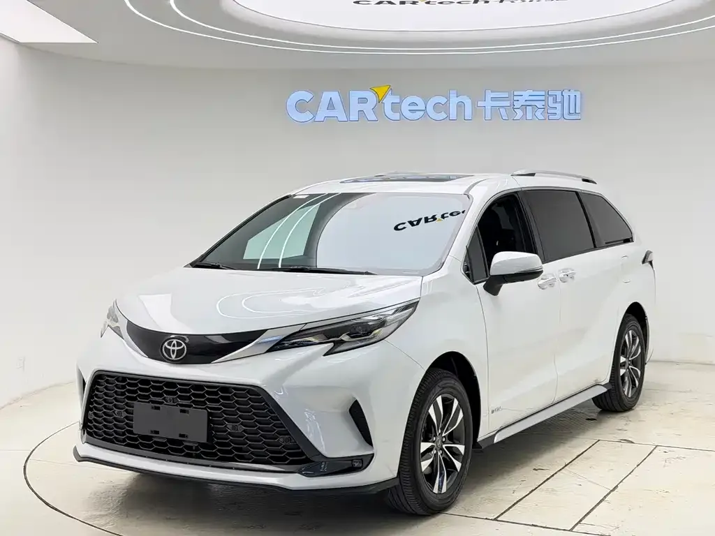 Toyota Granvia — фото 1