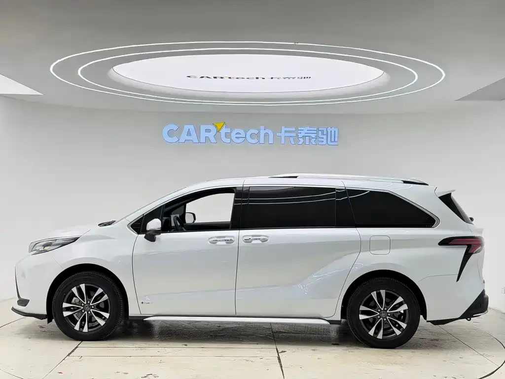 Toyota Granvia — фото 6