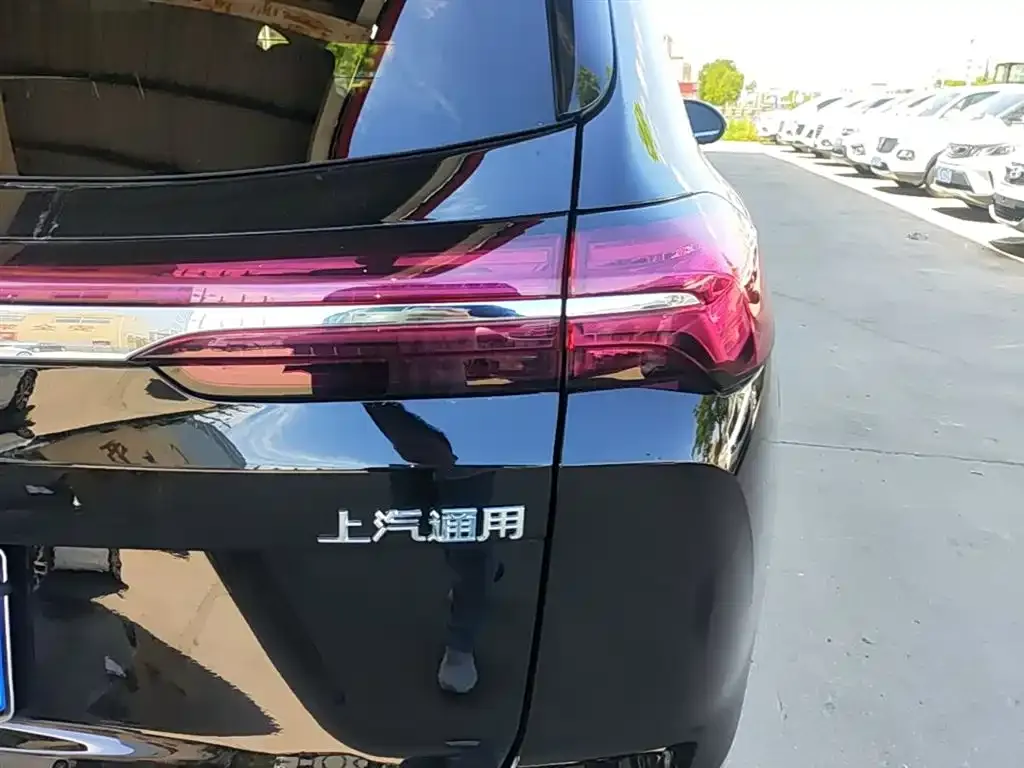 Buick Envision Plus — фото 3