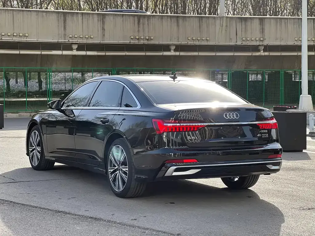 Audi A6L — фото 9