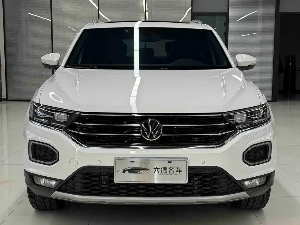 Volkswagen T-Roc — фото 1