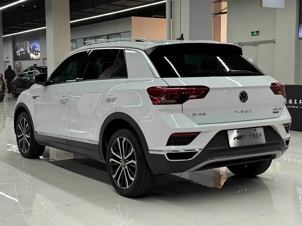 Volkswagen T-Roc — фото 5