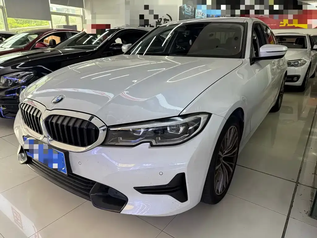 BMW 3 Series 2022 из CN, фото 1