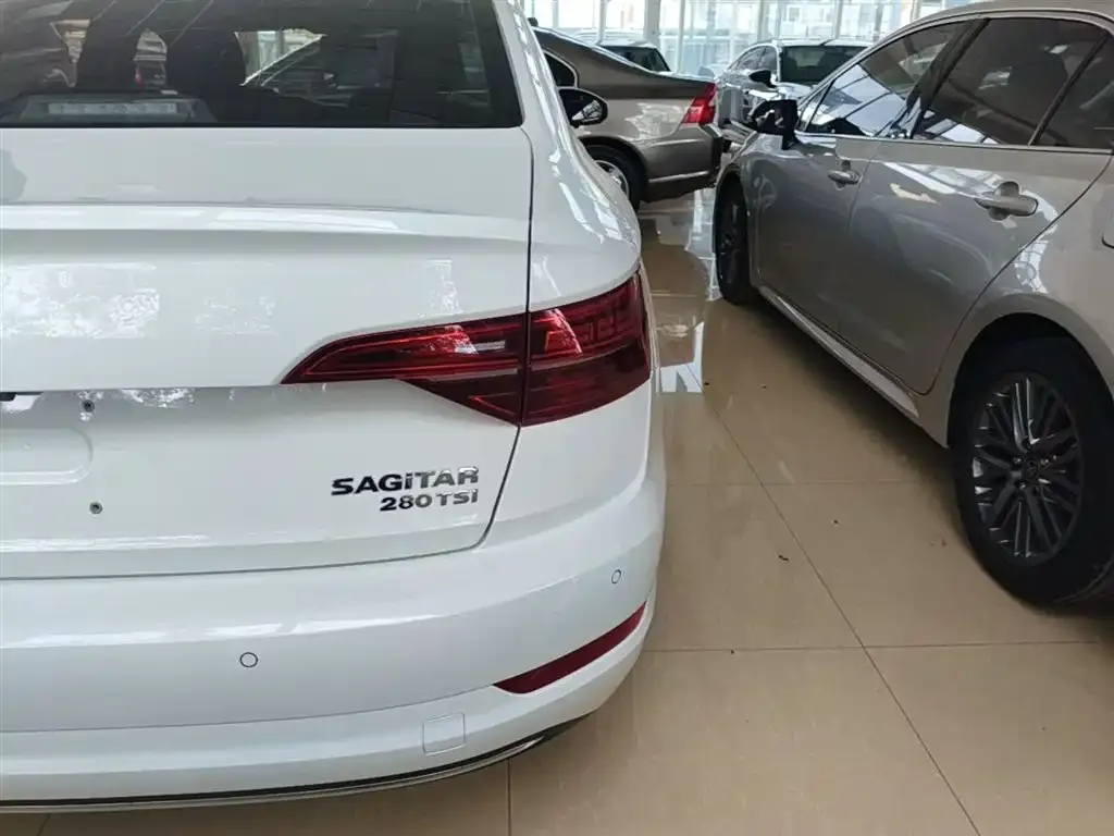 Volkswagen Sagitar 2022 из CN, фото 9