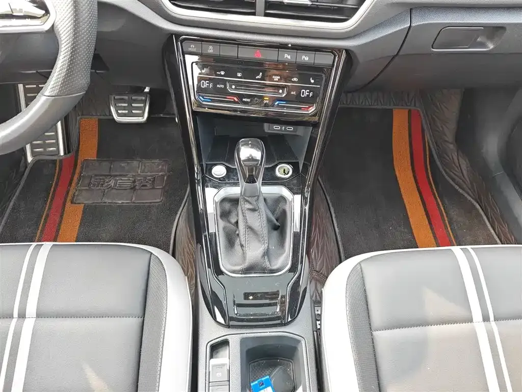 Volkswagen T-Roc 2023 из CN, фото 2