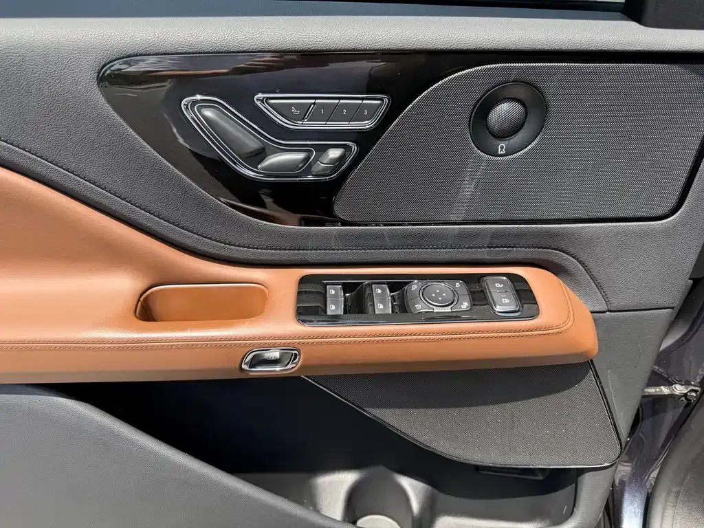 Lincoln Aviator 2022 из CN, фото 9