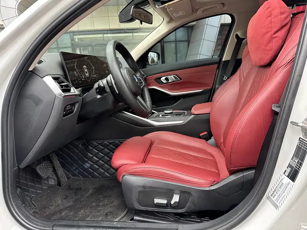 BMW 3 Series 2025 из CN, фото 2