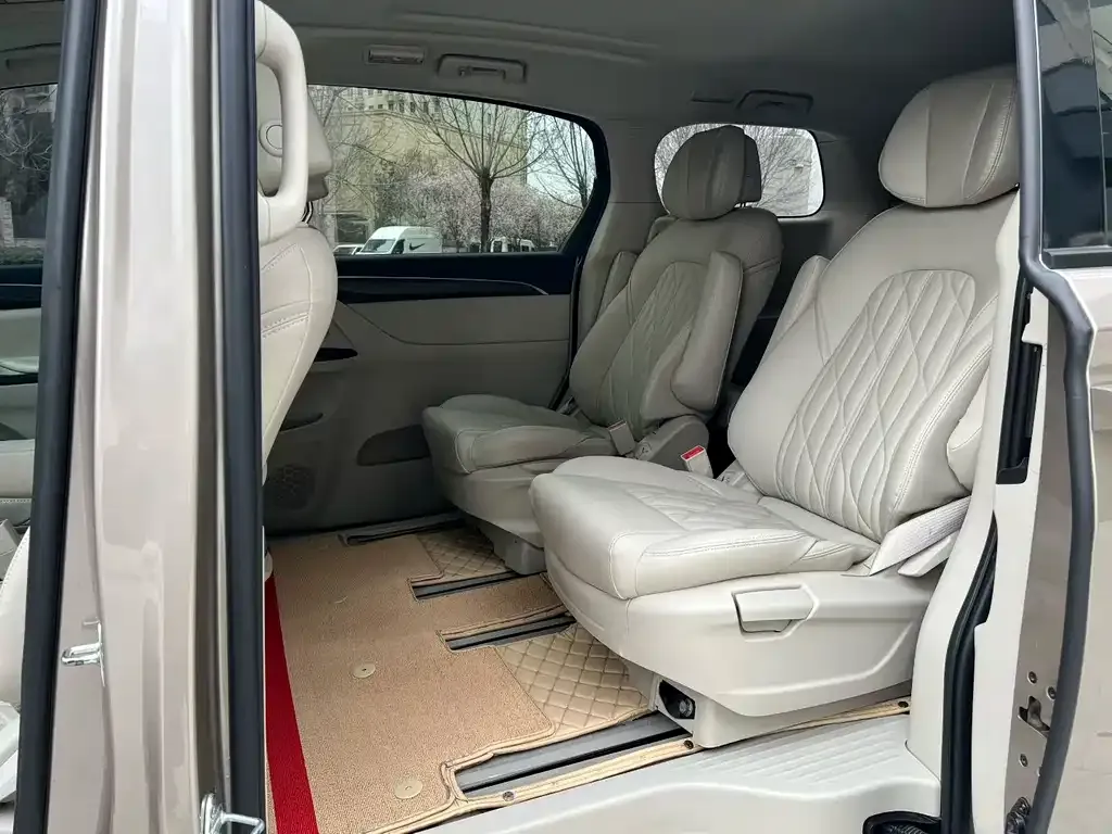 Buick GL8 2024 из CN, фото 2