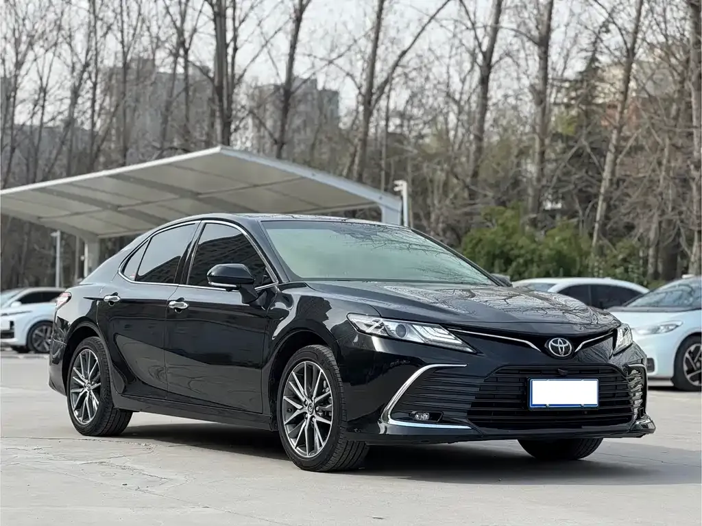 Toyota Camry — фото 9