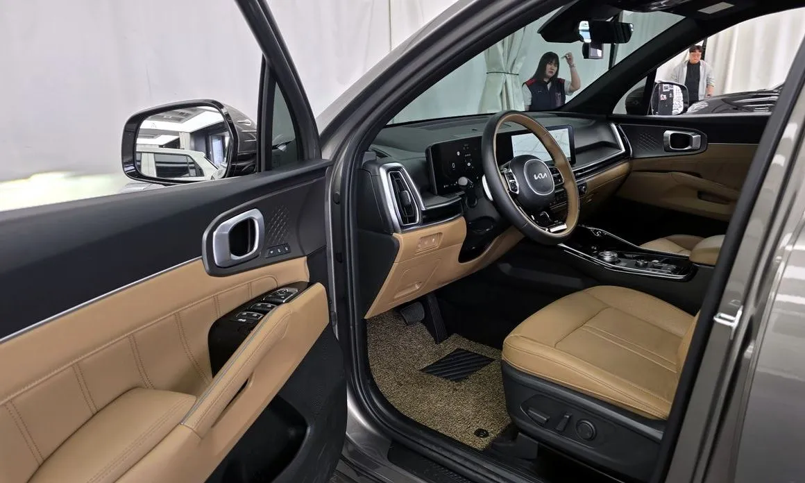Kia Sorento — фото 10