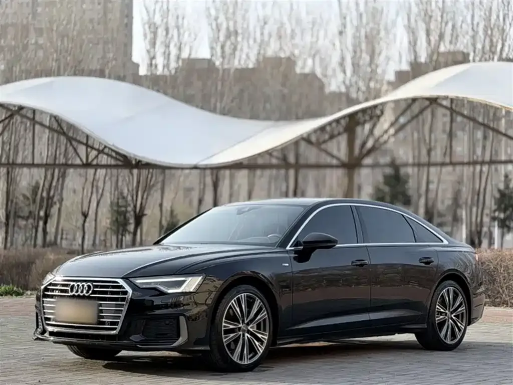 Audi A6L — фото 1