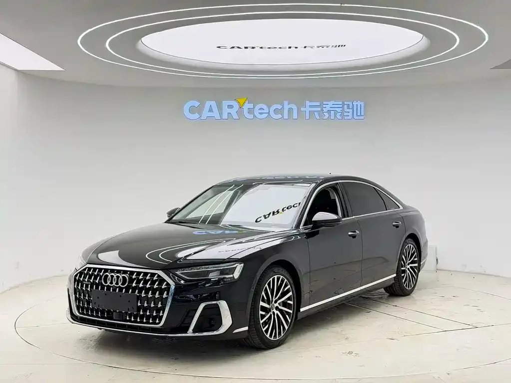 Audi A8 — фото 1
