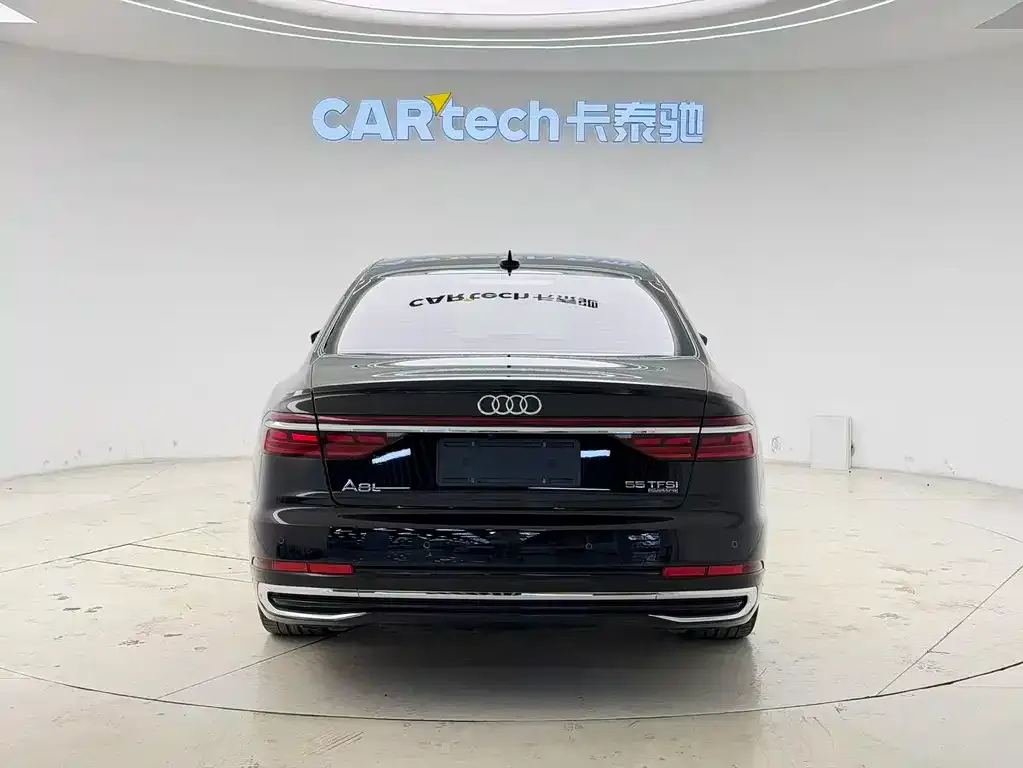 Audi A8 — фото 2