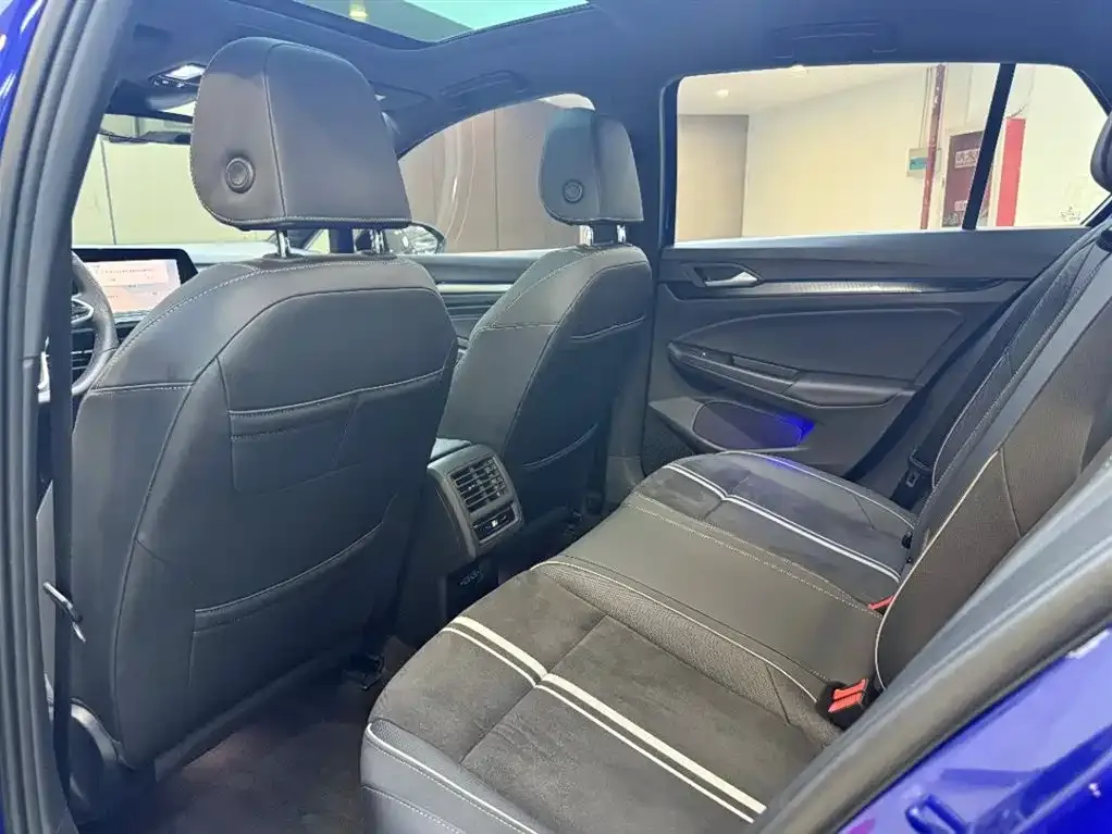 Volkswagen Golf 2021 из CN, фото 7
