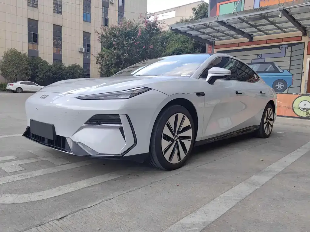 Geely Galaxy E8
