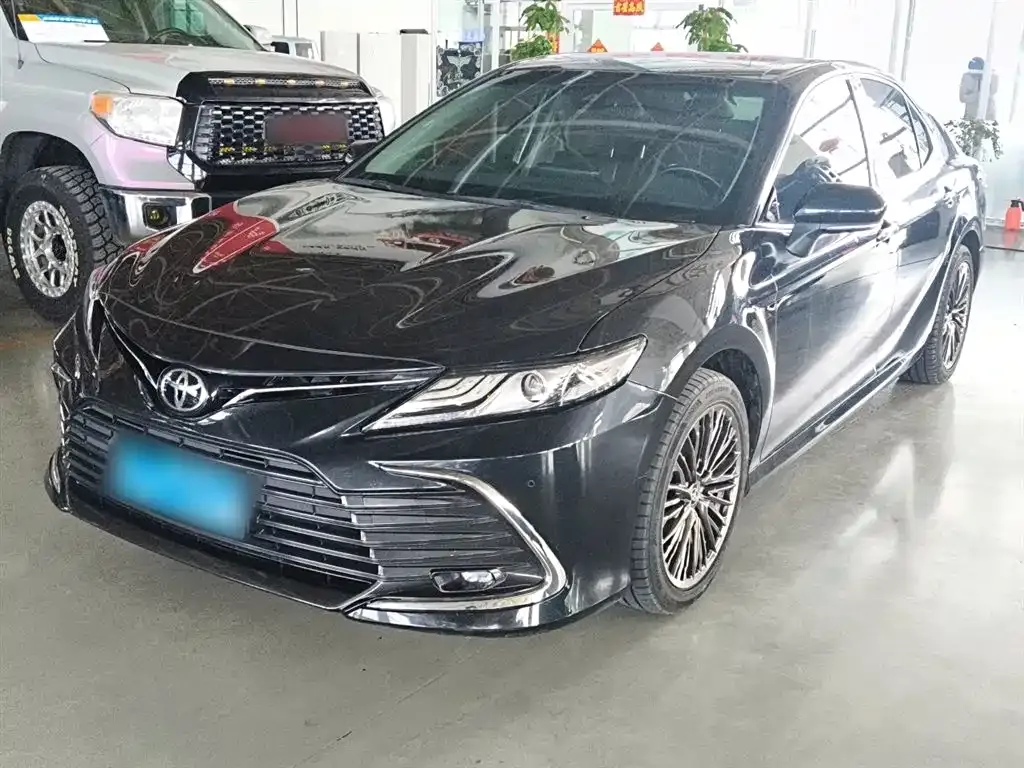 Toyota Camry — фото 2