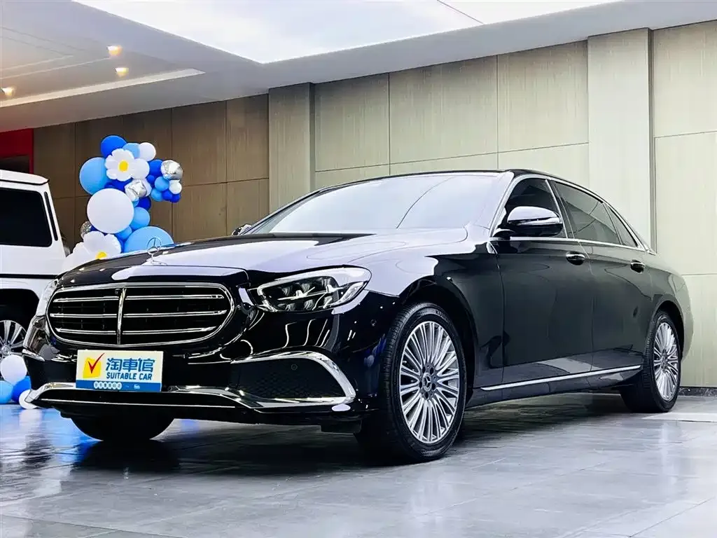 Mercedes-Benz E-Class — фото 1