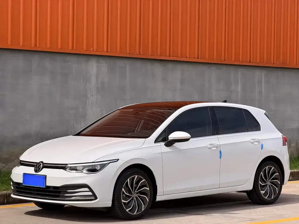 Volkswagen Golf 2024 из CN, фото 1