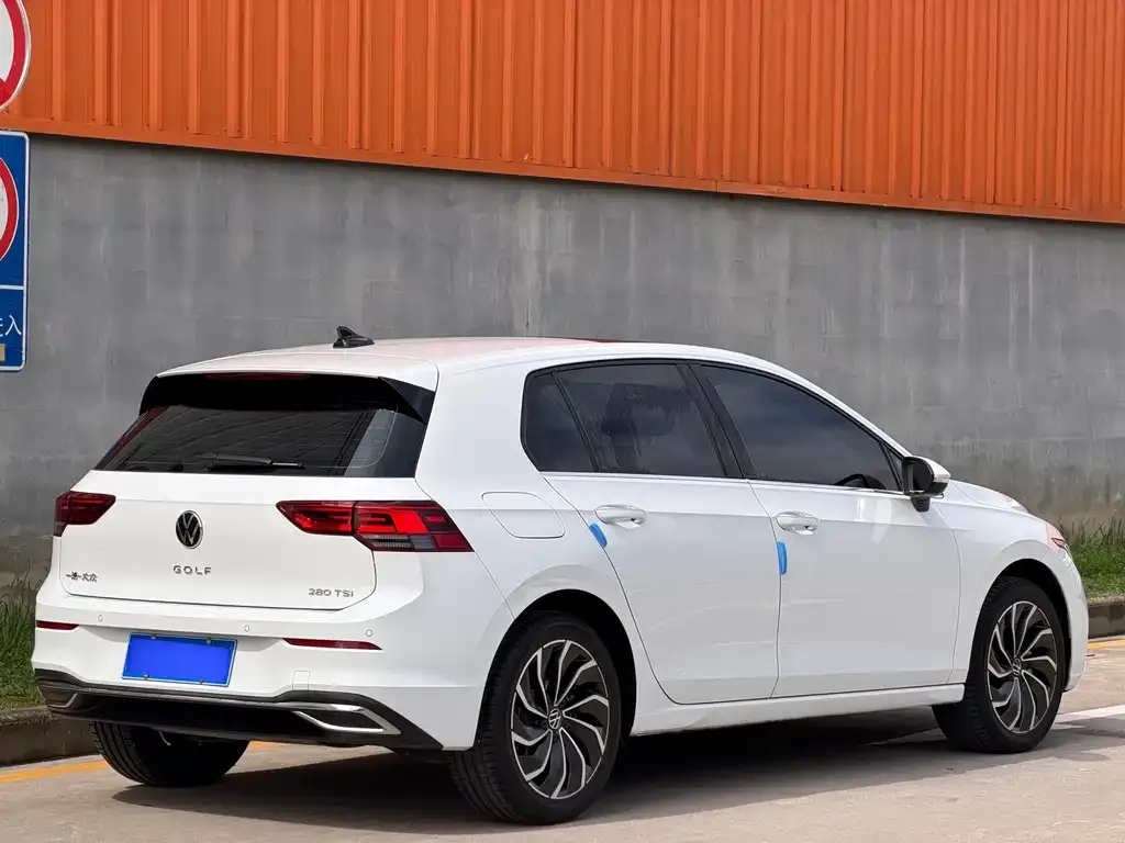 Volkswagen Golf 2024 из CN, фото 9