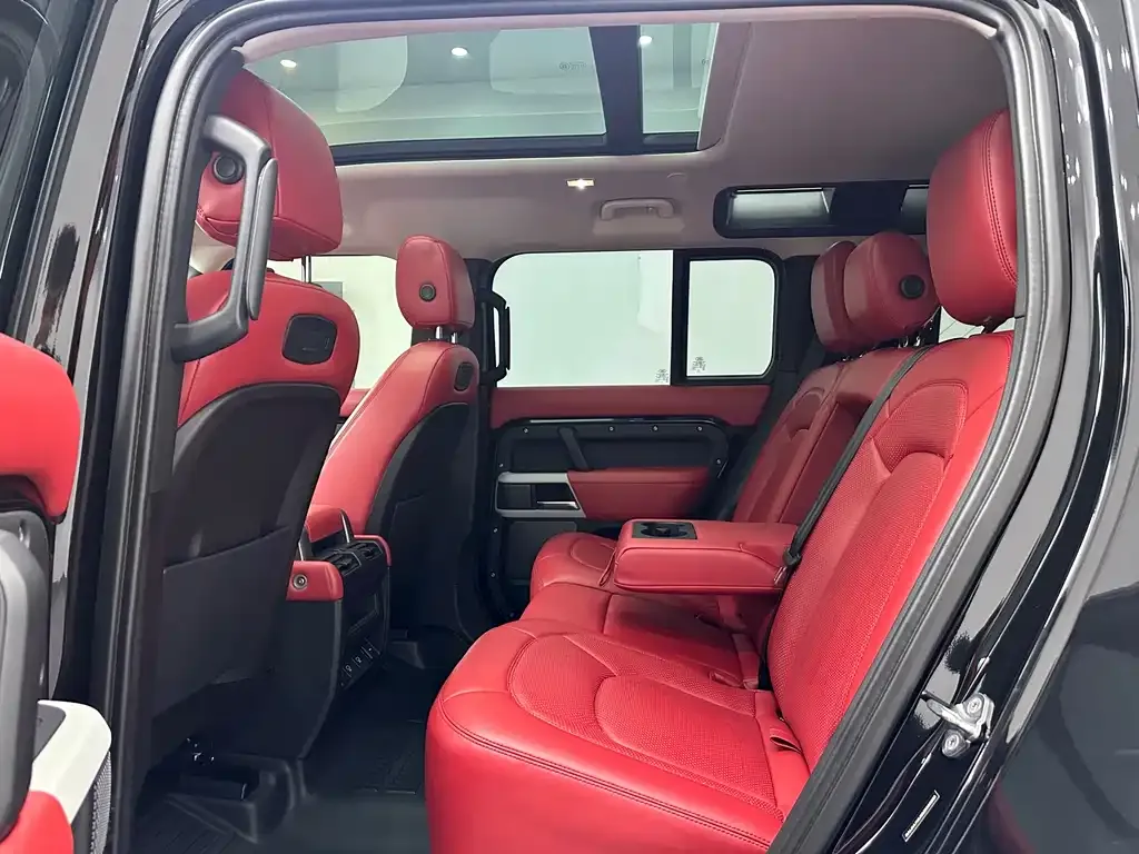 Land Rover Defender — фото 10