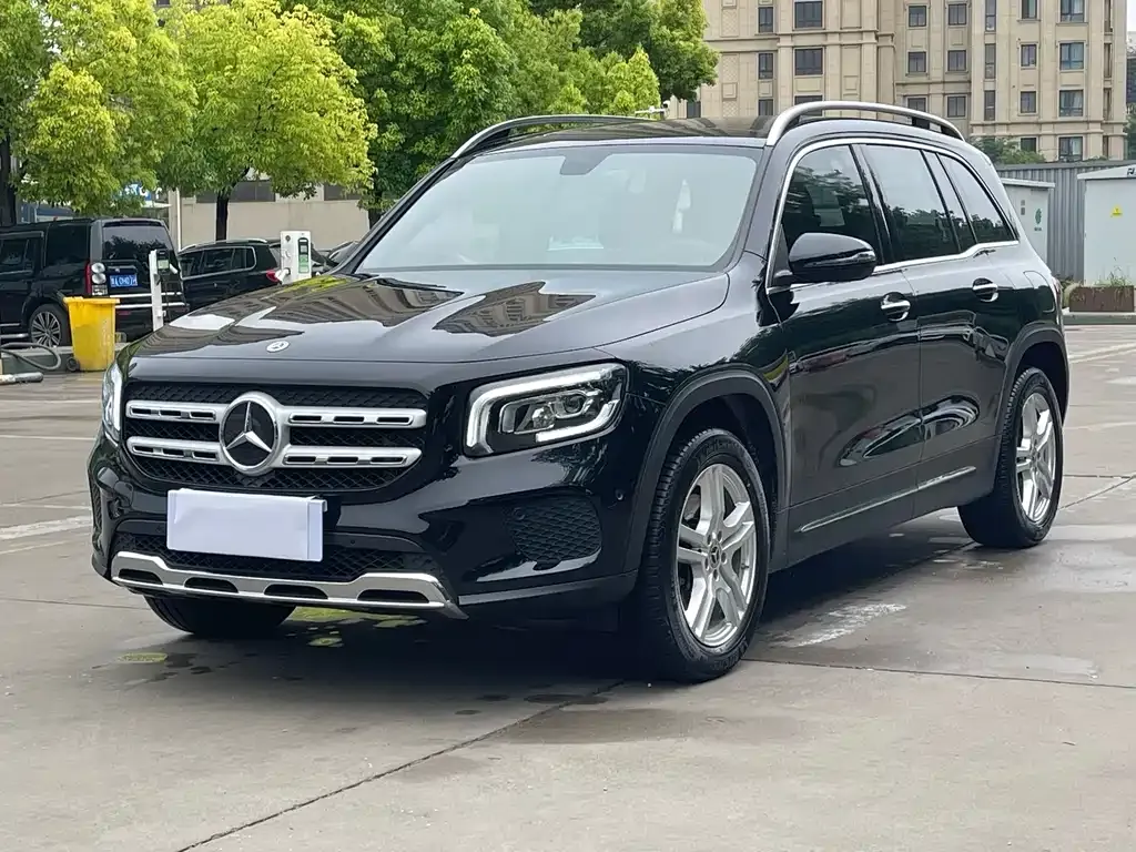 Mercedes-Benz GLB — фото 1