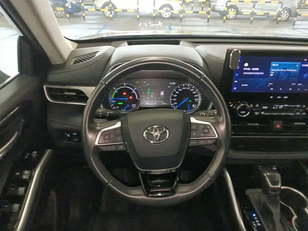 Toyota Highlander — фото 5